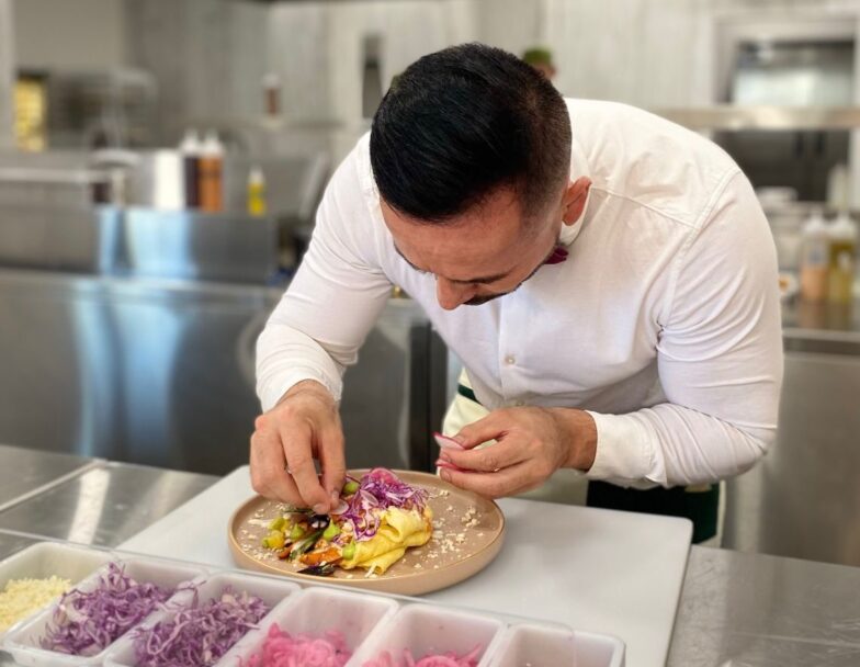 Ofrece chef Ernesto Zamora nuevo concepto gastronómico sensorial en Tijuana