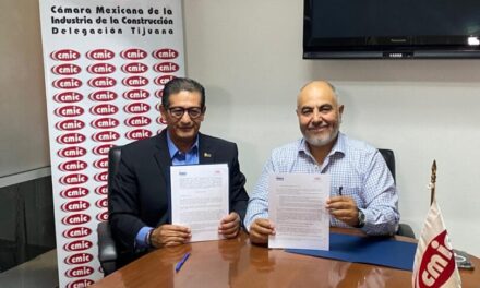 Firmaron convenio CMIC y UDCI para la formación de recurso humano 