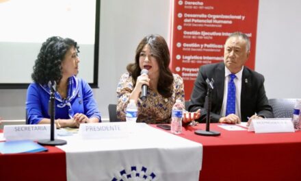 Refrendan compromiso para que agentes inmobiliarios cuenten con licencia