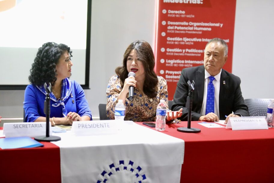 Refrendan compromiso para que agentes inmobiliarios cuenten con licencia