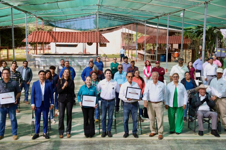 Certificó STPS a empresas del Valle de San Quintín