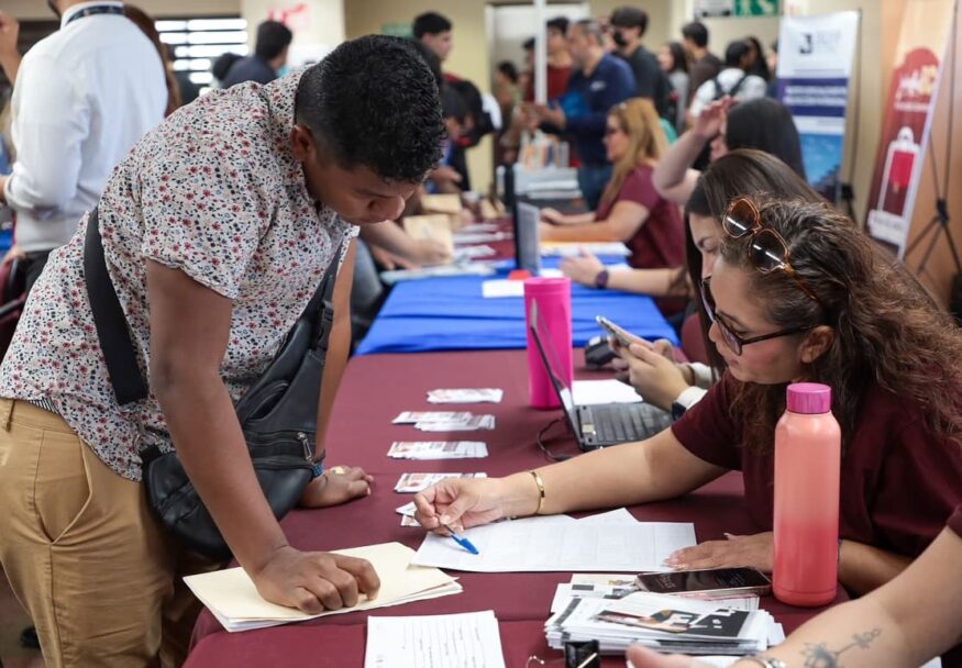 Ofertarán más de 2 mil 500 empleo en Tijuana y Mexicali