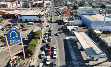 Rehabilitan señalética y pintura en vialidades de Ensenada