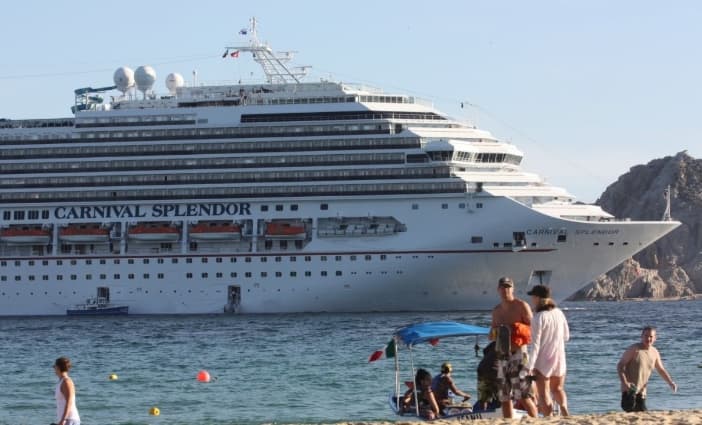 Exigen decreto para exentar impuesto a cruceristas