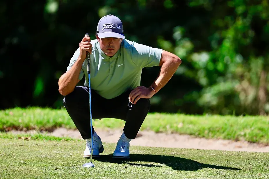 Son Felipe Álvarez y Eduardo Carrete, líderes en El Salvador Open Championship