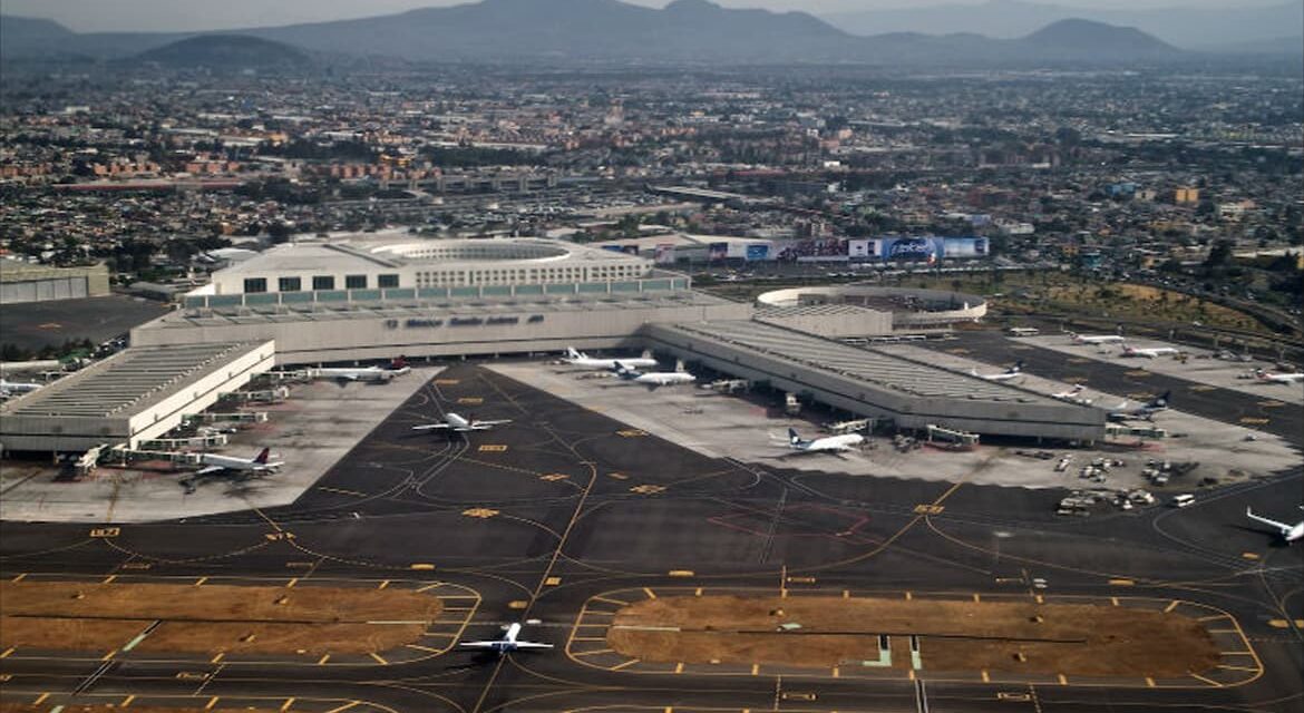 Azotó inflación de 12.87% al transporte aéreo mexicano