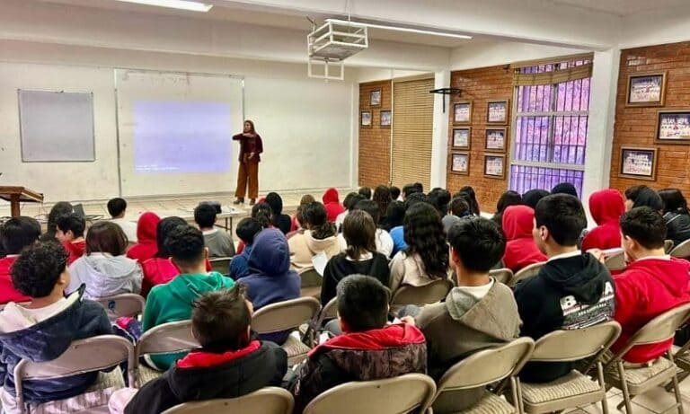 Promueve IMJUVET empoderamiento femenino en secundarias de Tecate